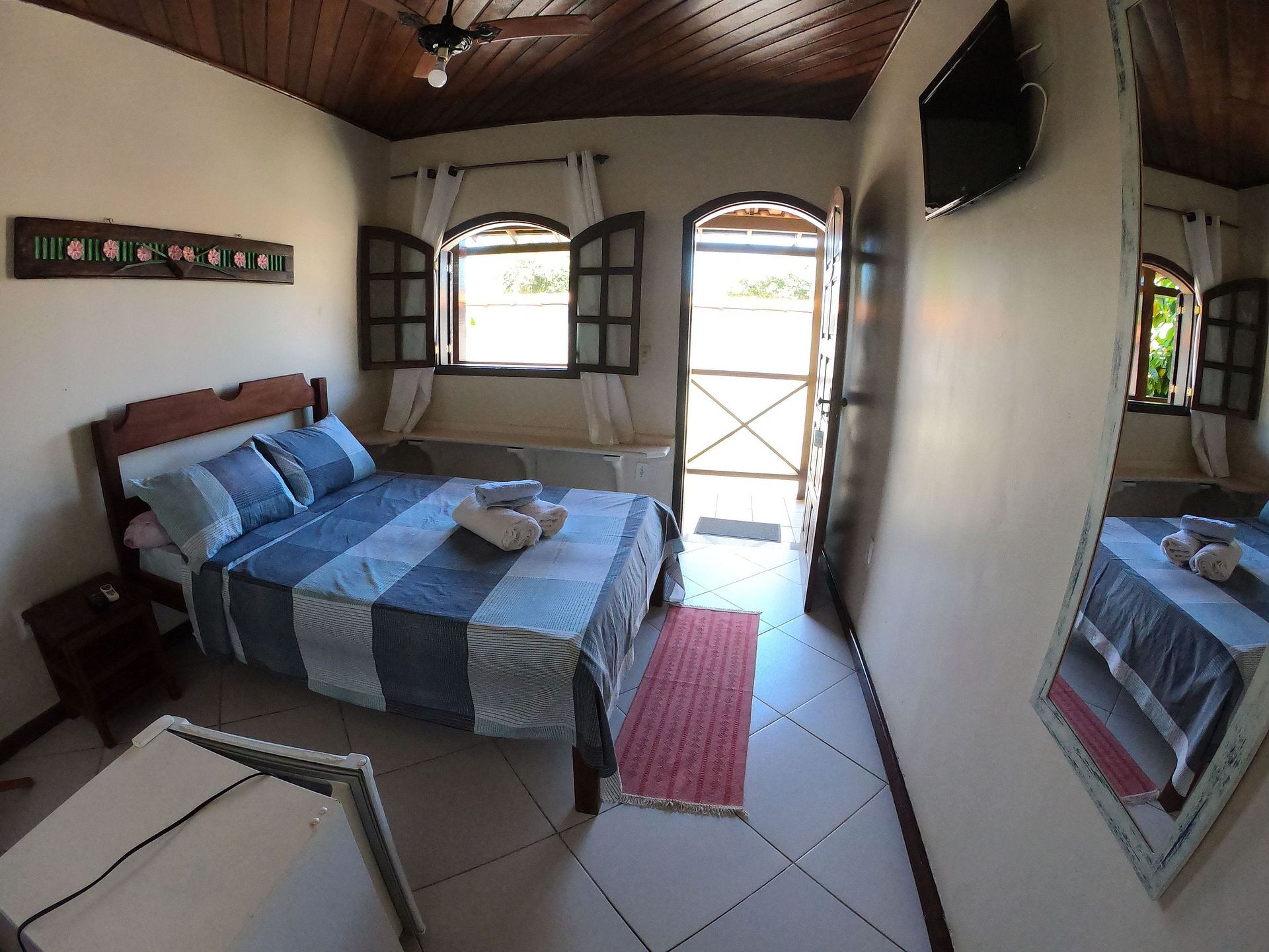 QUARTO PARA DUAS PESSOAS NO CENTRO DA VILA (5)