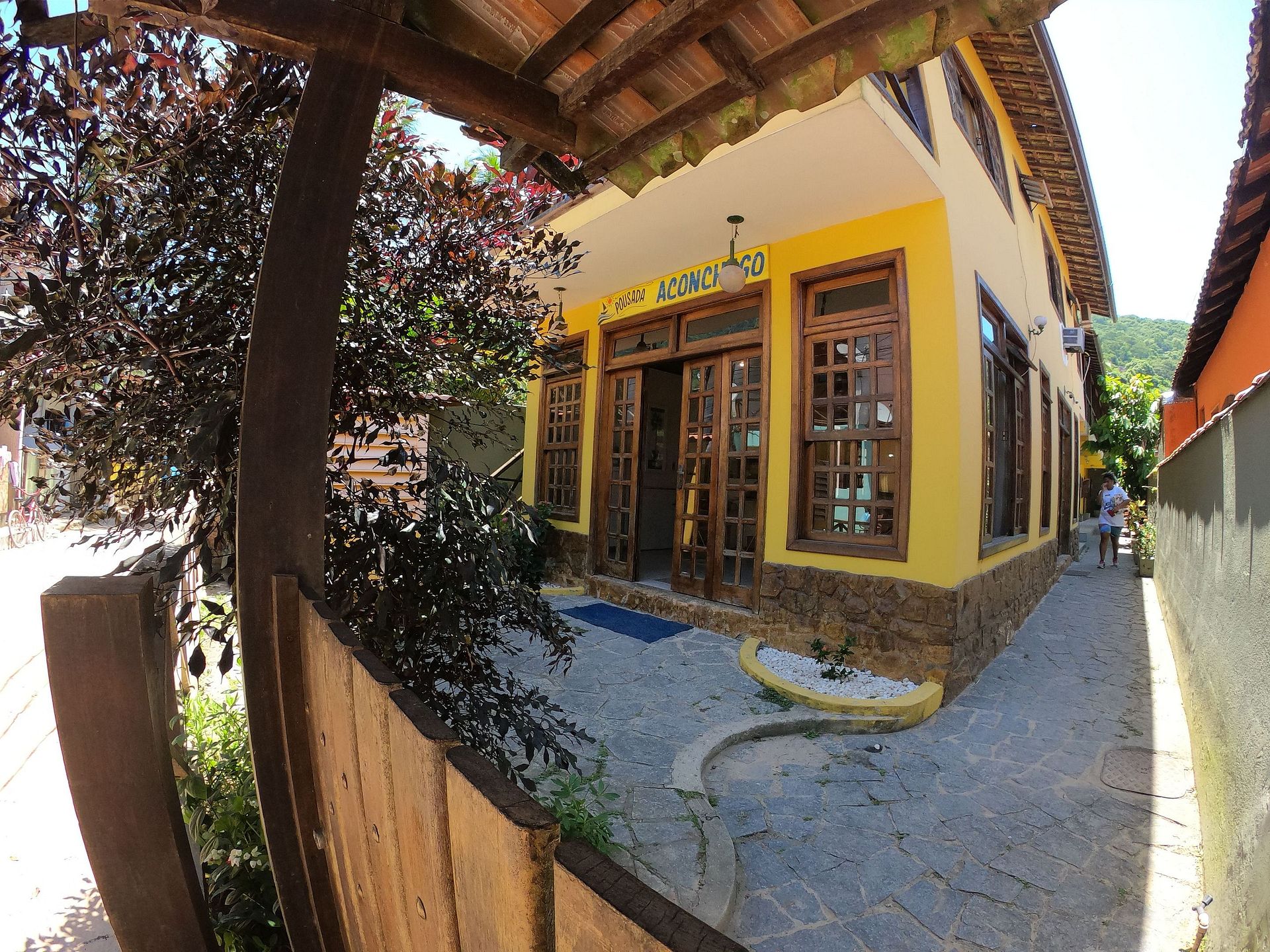 QUARTO PARA DUAS PESSOAS NO CENTRO DA VILA (14)