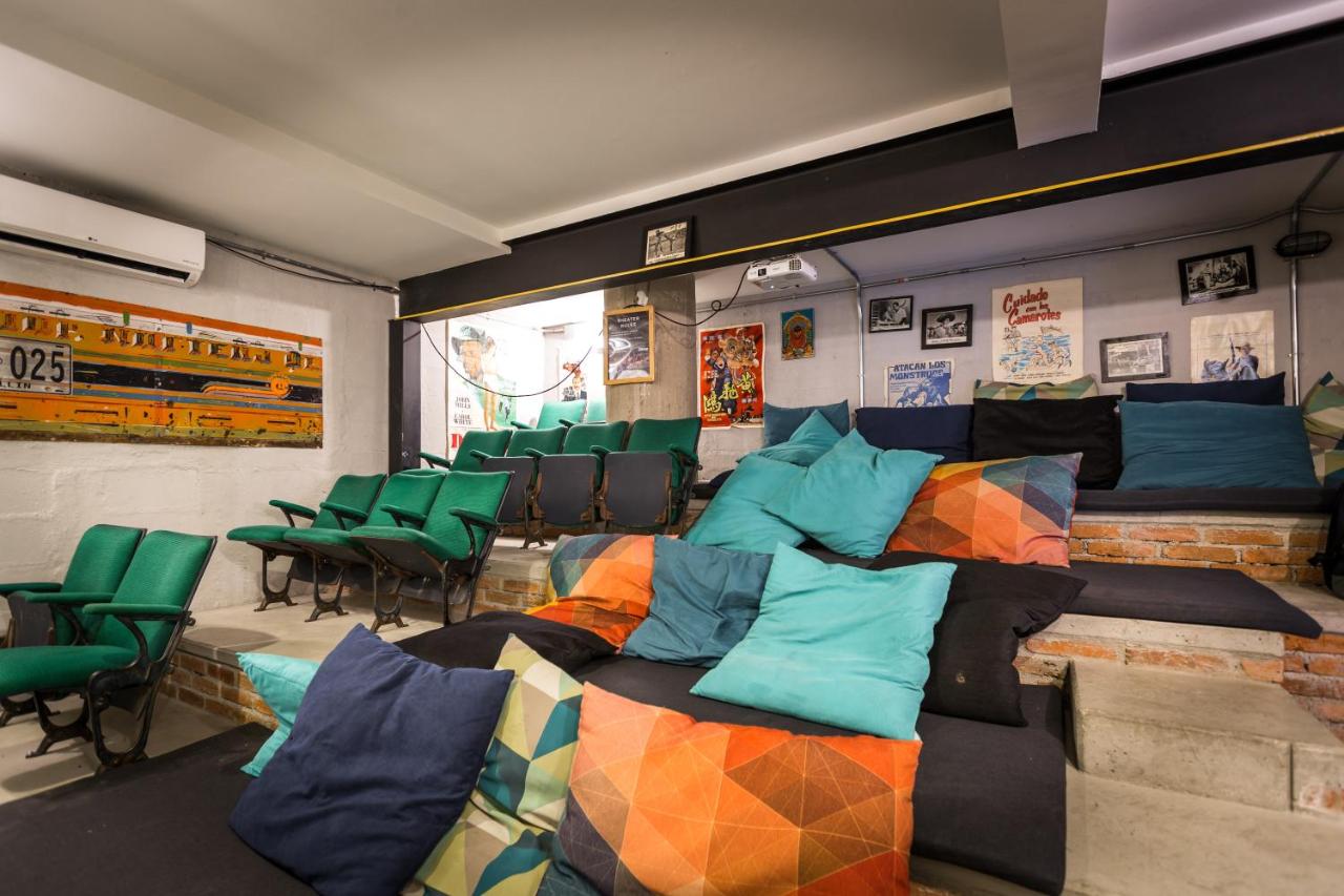 Selina Medellin (19)