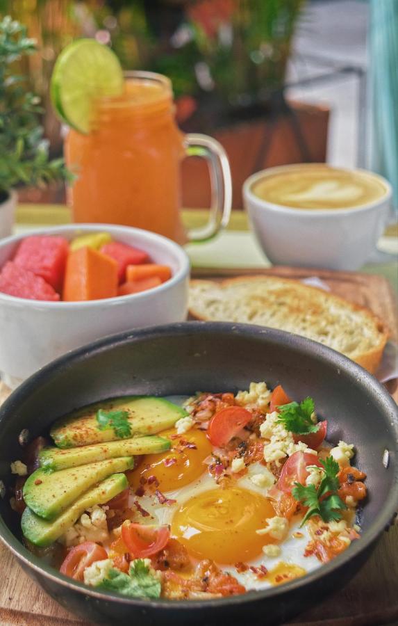 Selina Medellin (22)