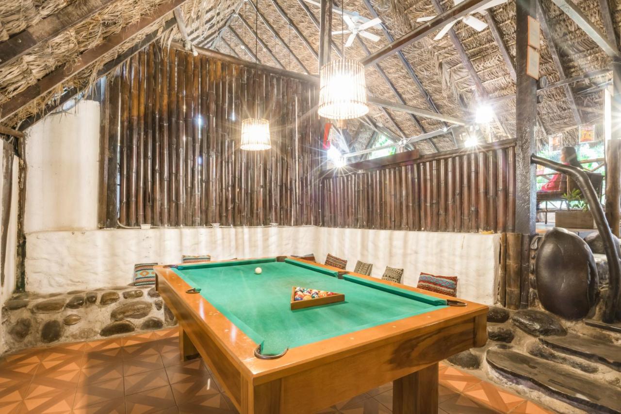 Selina Amazon Tena (3)