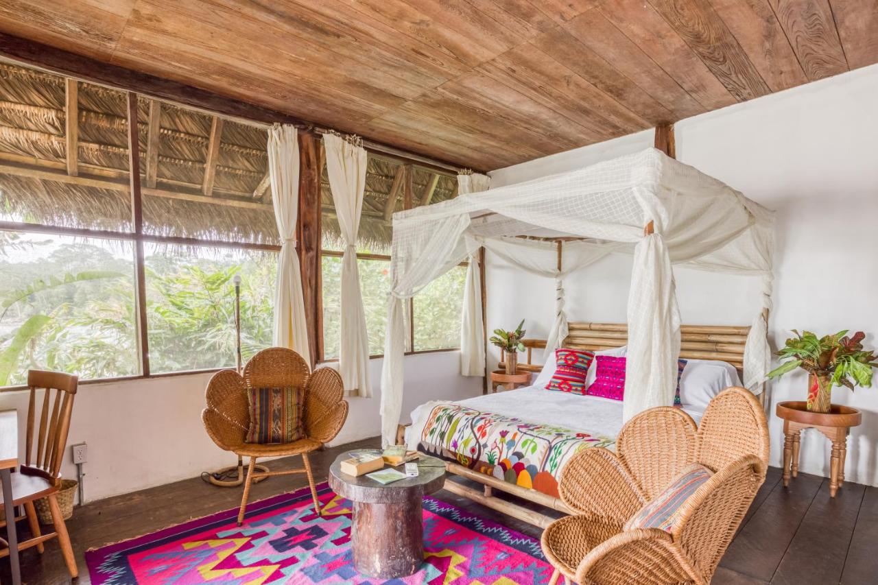 Selina Amazon Tena (4)