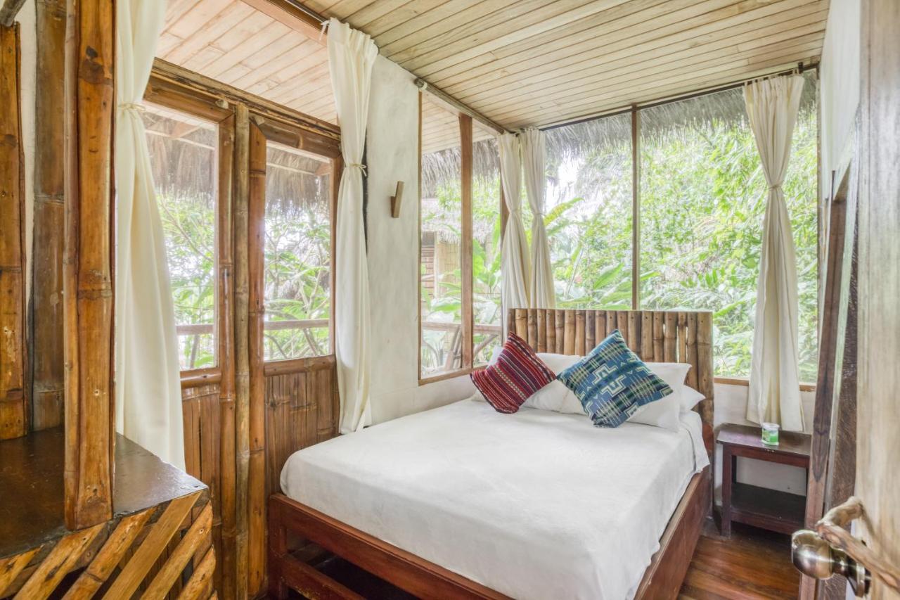 Selina Amazon Tena (11)