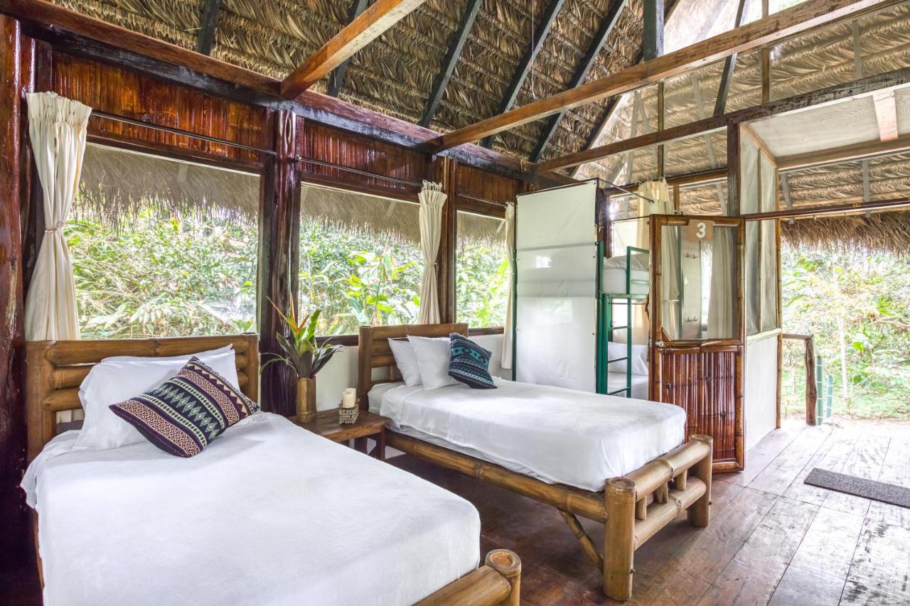 Selina Amazon Tena (12)