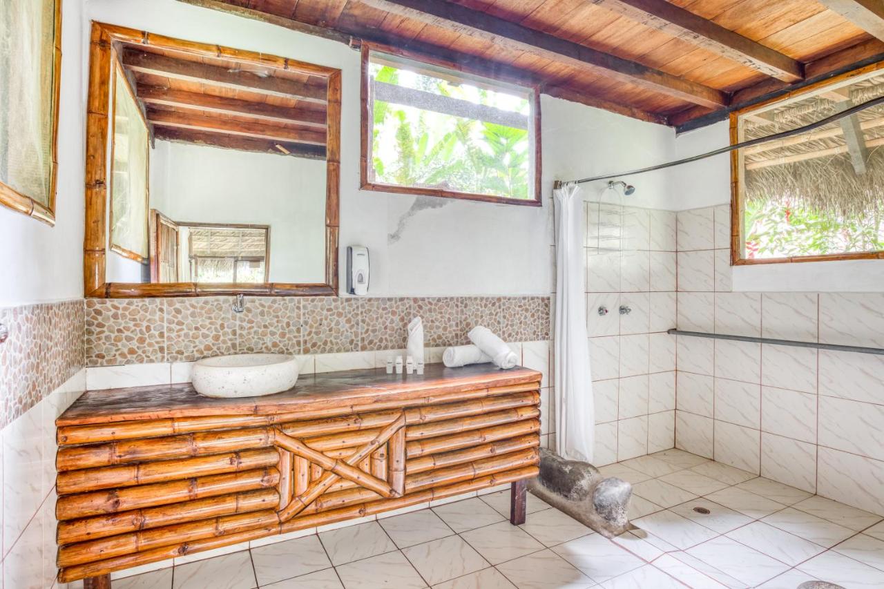 Selina Amazon Tena (14)