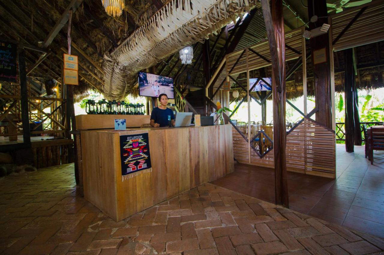 Selina Amazon Tena (26)