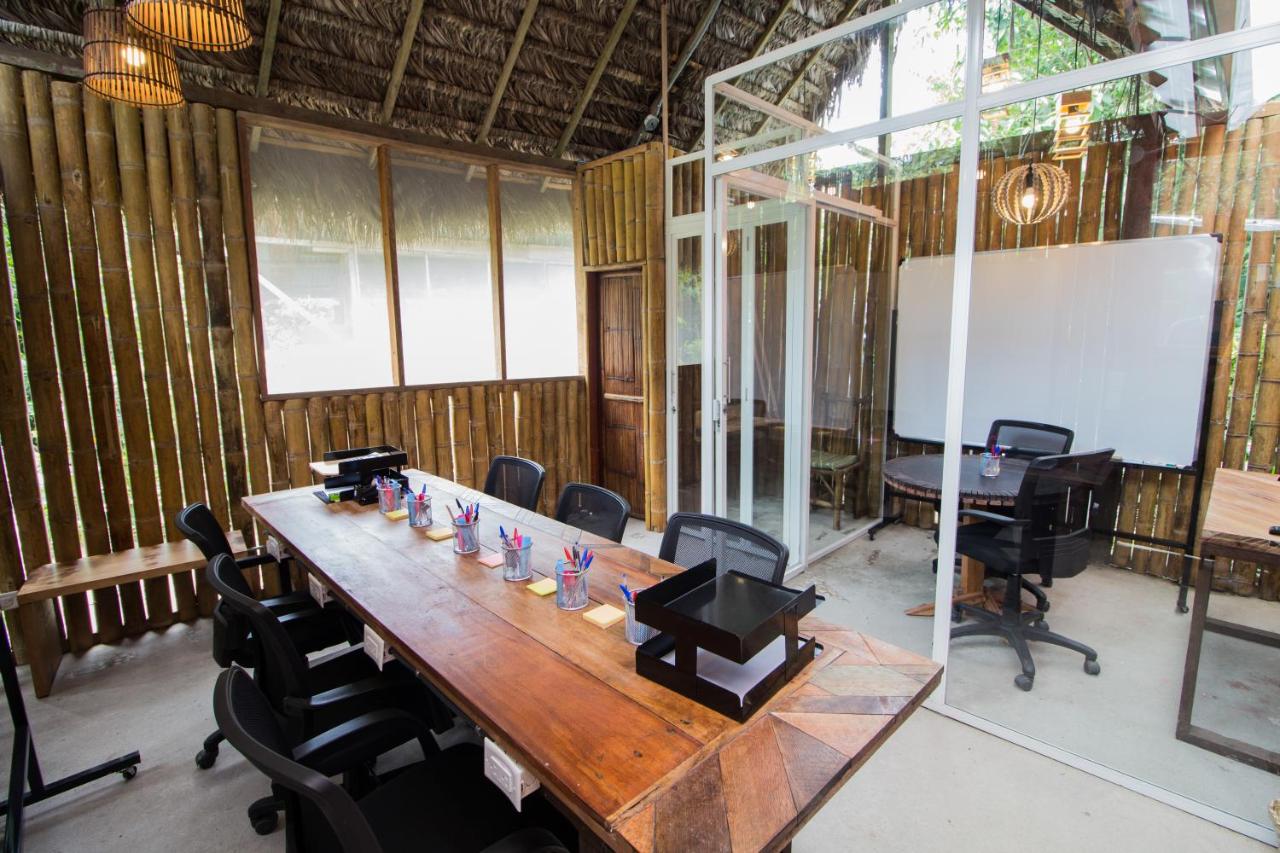 Selina Amazon Tena (27)