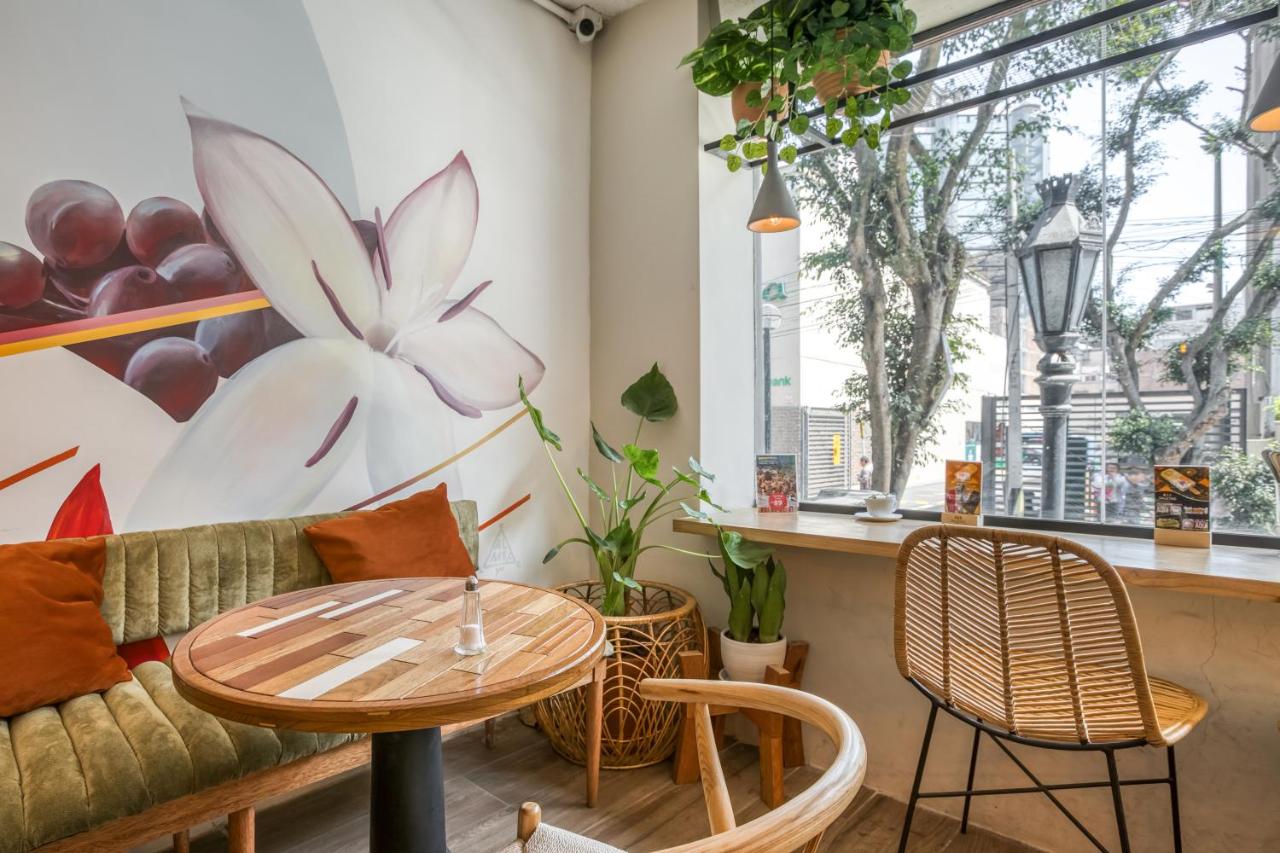 Selina Miraflores Lima (17)