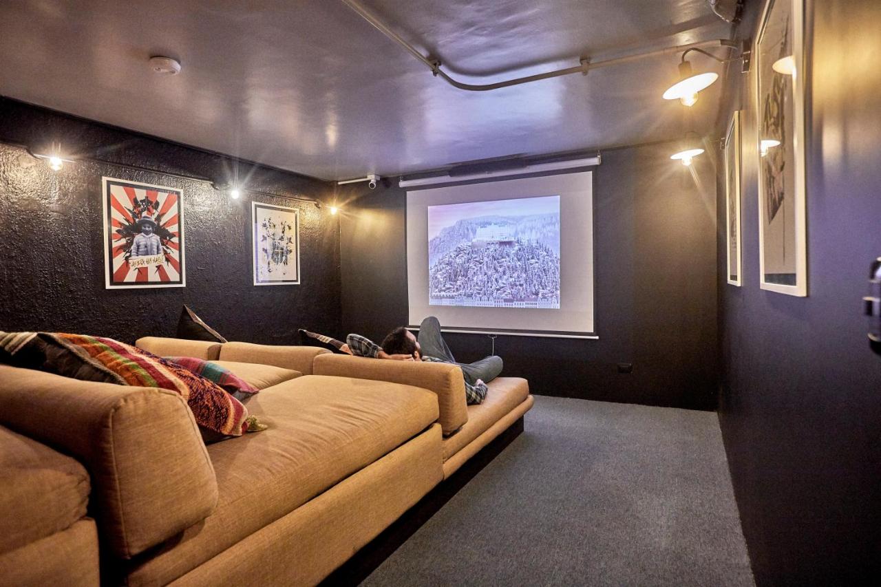 Selina Miraflores Lima (19)