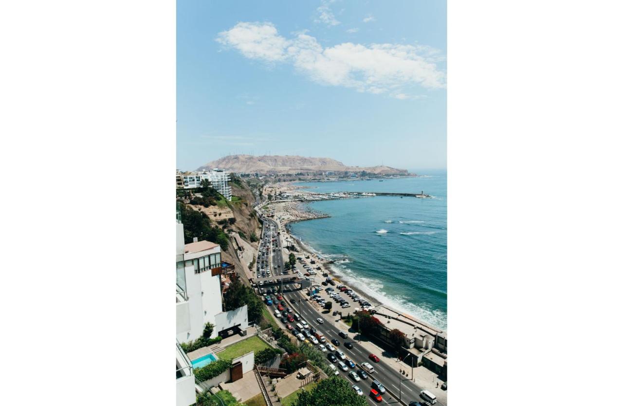 Selina Miraflores Lima (26)