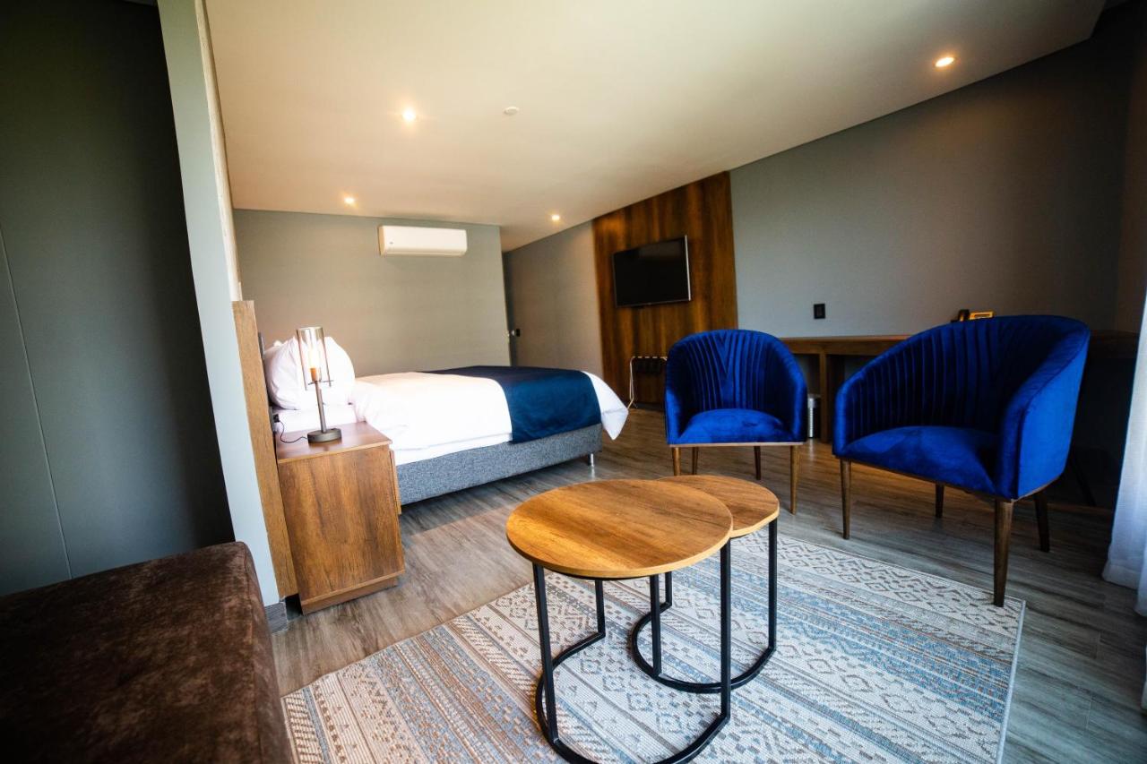 Café Hotel Medellín (2)