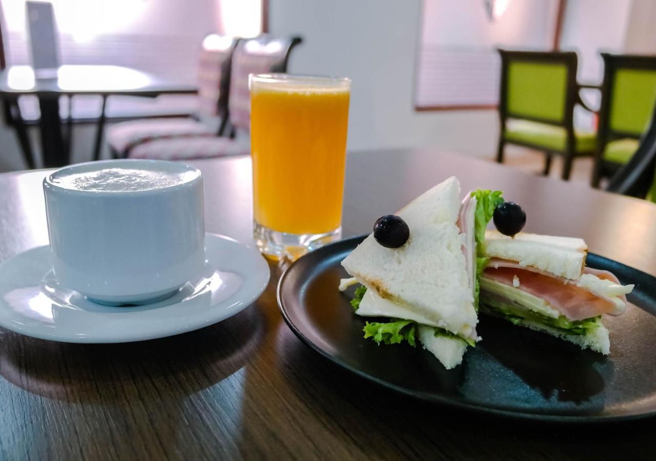 Hotel Internacional La Triada by DOT Urban (8)