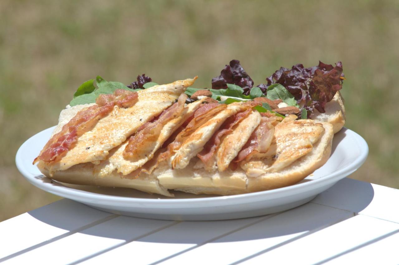 Howard Johnson Hotel & Convention Center Madariaga - Carilo (3)