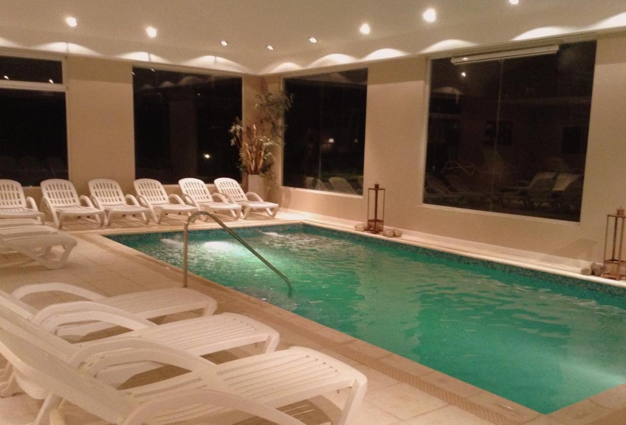 Howard Johnson Hotel & Convention Center Madariaga - Carilo (8)