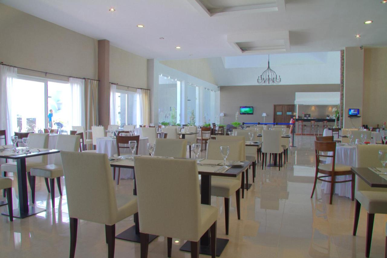 Howard Johnson Hotel & Convention Center Madariaga - Carilo (25)