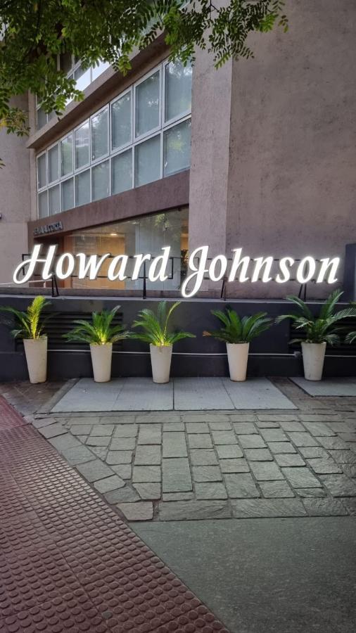 Howard Johnson La Cañada Hotel & Suites (1)