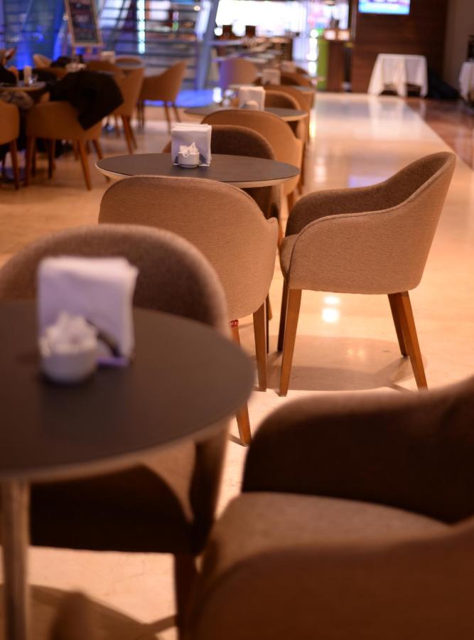 Howard Johnson La Cañada Hotel & Suites (16)