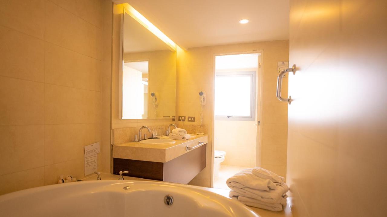 Howard Johnson La Cañada Hotel & Suites (35)