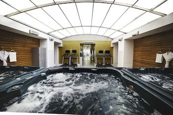 Ker Urquiza Hotel & Suites (1)