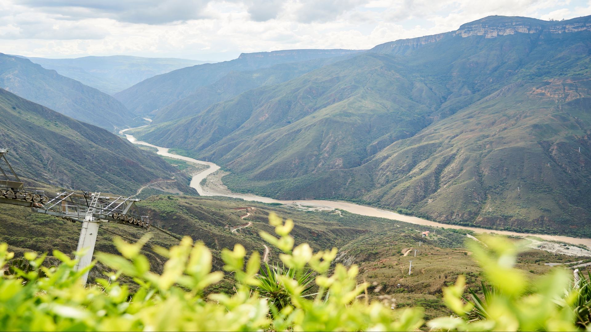 Chicamocha Canyon: river, park, and extreme sports
